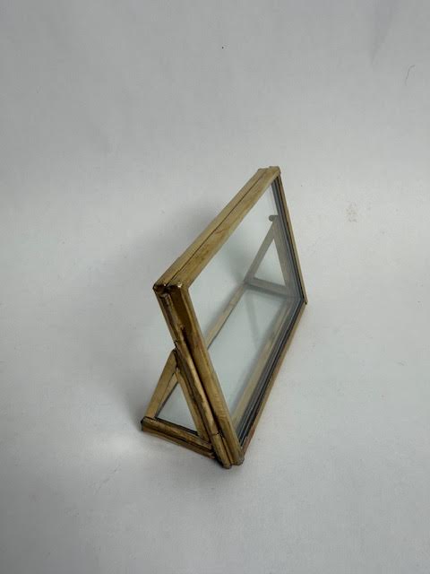 Brass Standing Frame 3.5x2.5 – Horizontal