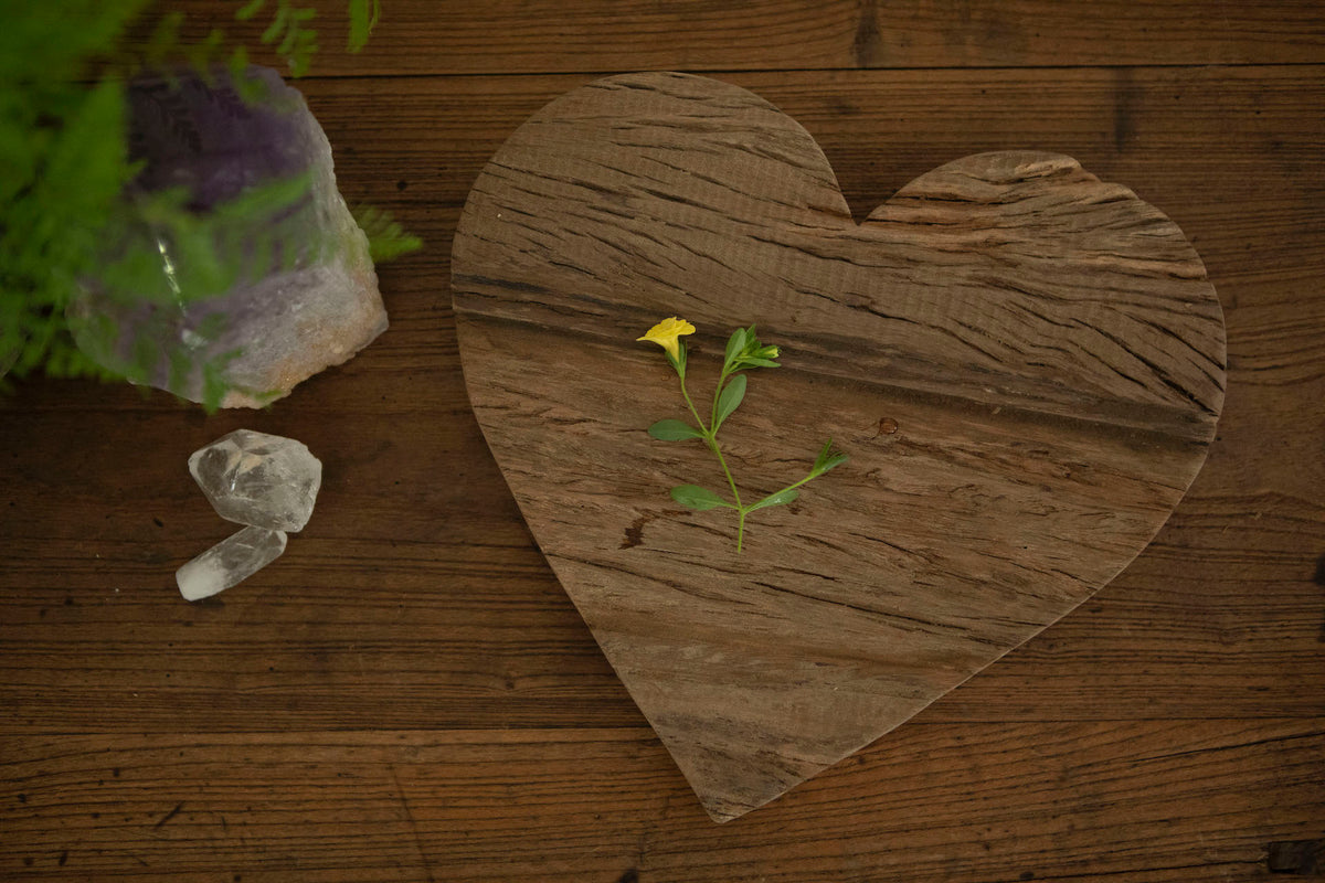 ***Solid Heart Driftwood - 11.8x 11.4x2.75