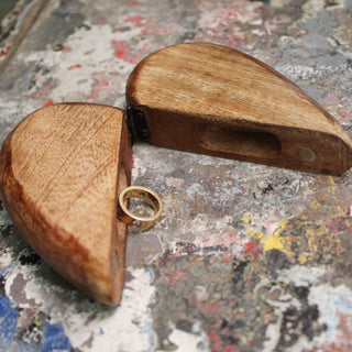 Wooden Heart Shape Magnetic Ring Box  7"