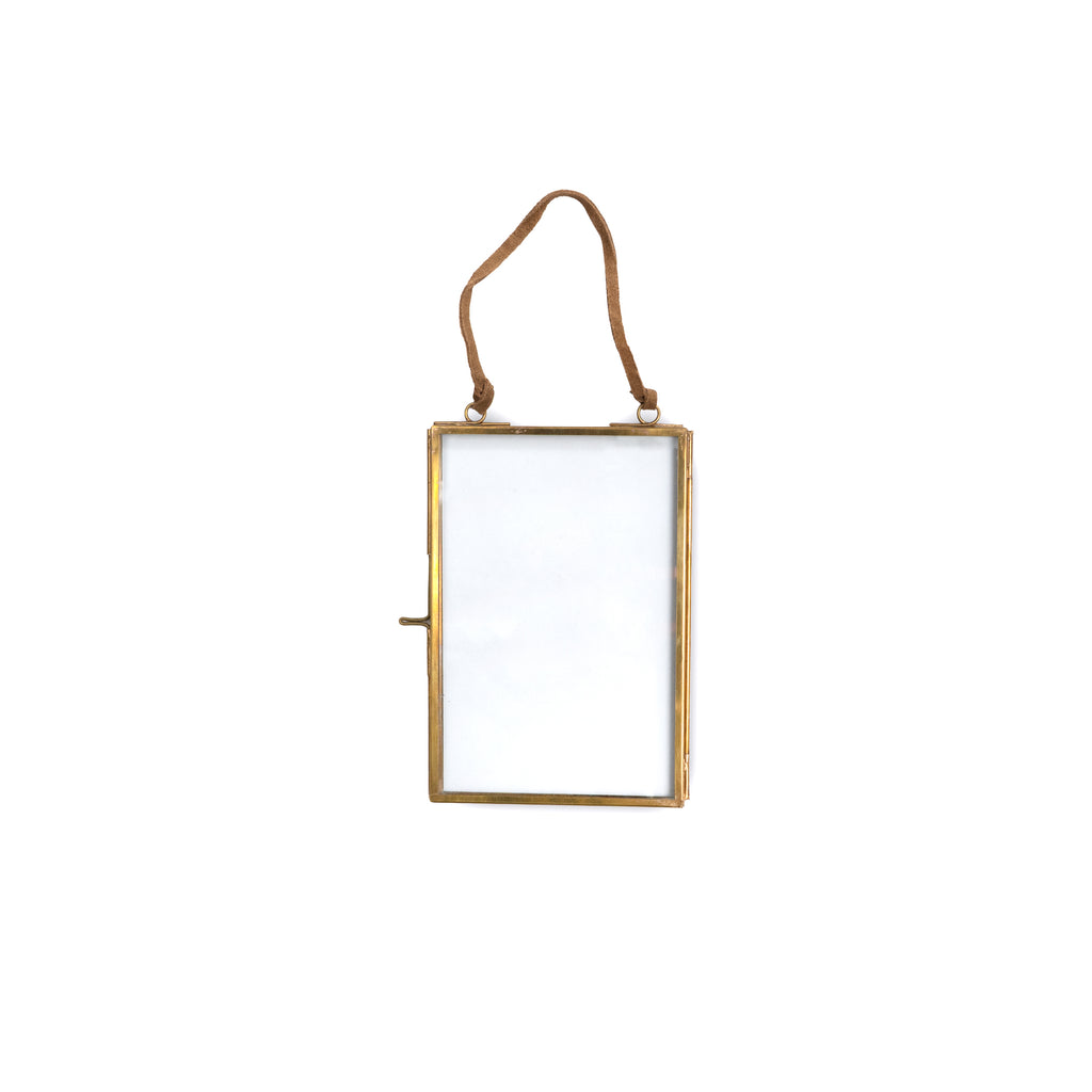 Brass Hanging Frame 4x6 – Vertical