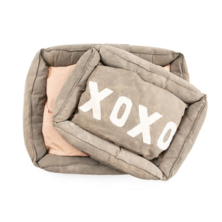 ***Dog Bed with XOXO Pillow